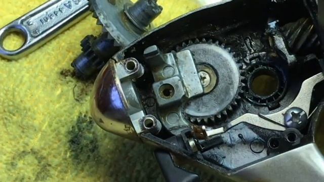 Spinning Reel Repair Spool Will Not Go Up and Down Oscillating Gear смотреть онлайн