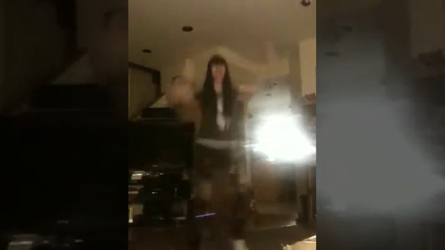 kayla dancin to pretty rave gurl смотреть онлайн