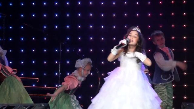 Детский хореографический ансамбль"Юный Ленинградец", песня "Принцесса" Карина Портнова смотреть онлайн