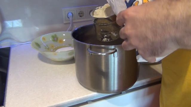 Кулич,рецепт.Как испечь кулич дома самому?Форма для кулича.Бабушкин рецепт.Вкусный кулич.Пасхальный. смотреть онлайн