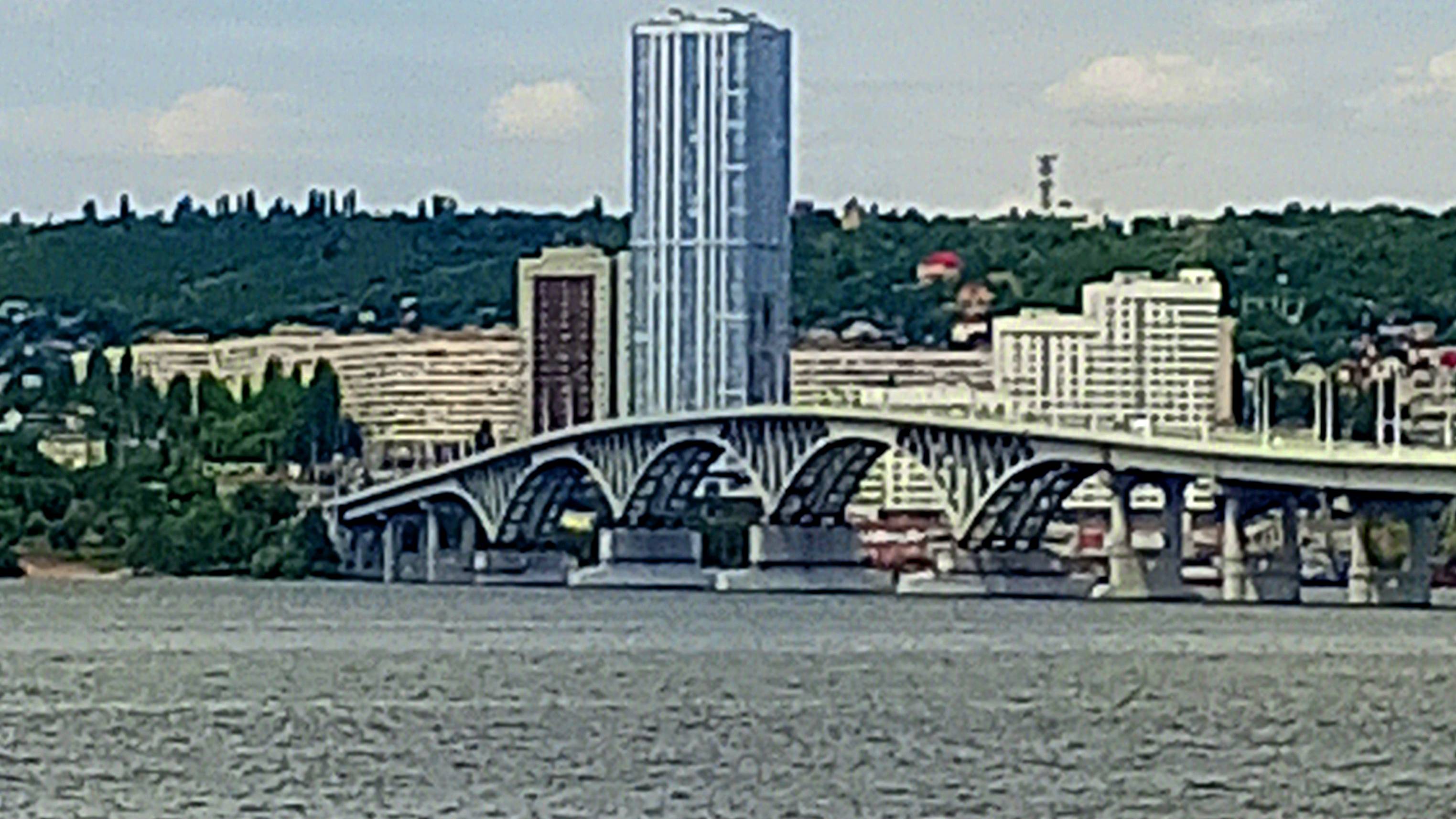 Как провести время туристам в Саратове - прокатиться на прогулочном катере! смотреть онлайн