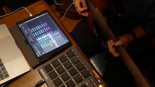 Logic pro X Live Loops ♯7 （w/guitar,MPD218,Logic remote） смотреть онлайн