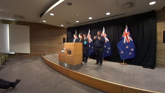 PM's Press Conference 5/11/18: Banking (and Czechs) смотреть онлайн