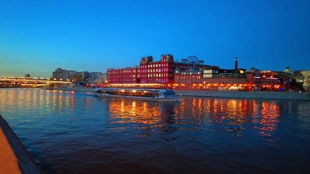 ПОДМОСКОВНЫЕ ВЕЧЕРА смотреть онлайн