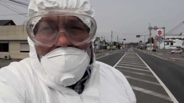 Italian Journalist "touch & go" from Fukushima Nuclear Plant/1.mov смотреть онлайн