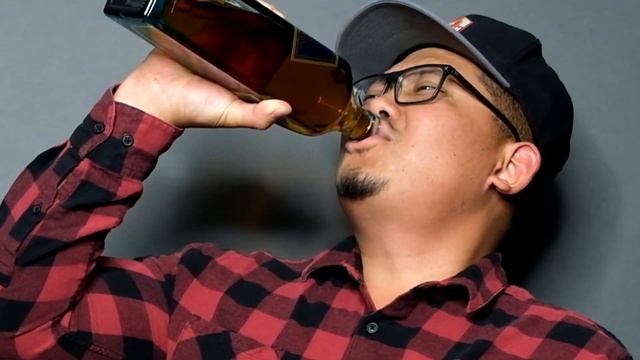 Johnnie Walker Blue Label with O.G Damion - because nothing is perfect (Review) смотреть онлайн