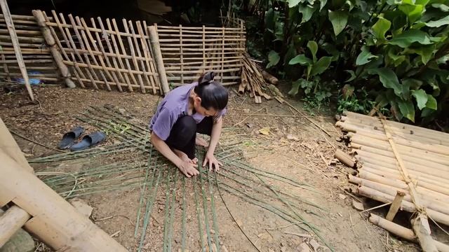 A single mother knits a cradle for her child, the life of a single mother. Ly Vy Ca смотреть онлайн