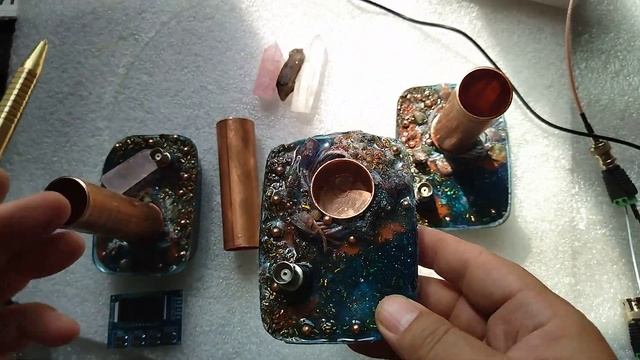 Компактный активный оргонит клаудбастер с катушкой Мёбиуса, с медной съемной трубкой за 4000 руб. смотреть онлайн