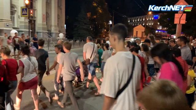 Впервые в новой истории Керчи автомобильное движение не было парализовано в День рыбака смотреть онлайн