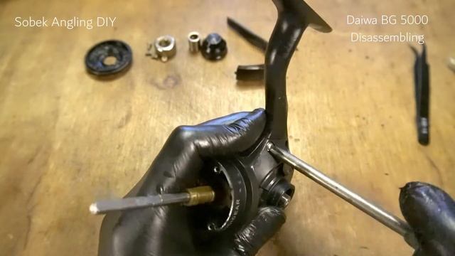 Daiwa BG5000 - Part 1 Disassembling - Reel service and maintenance - смотреть онлайн