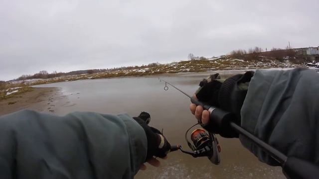 МикроДжиг ОКУНЬ Рыбалка в НОЯБРЕ на спиннинг Mukai As 1632