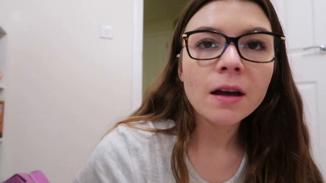 VLOGMAS: DISNEY DAY, FESTIVE BERRY DUO REVIEW FROM THE BODY SHOP & HONEST ACNE CHATS | DAY 12 смотреть онлайн