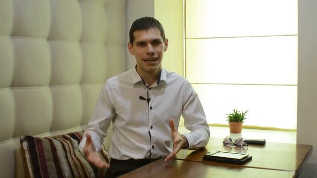 Иван Бобров говорит по-русски. Ivan Bobrov Speaks Russian.