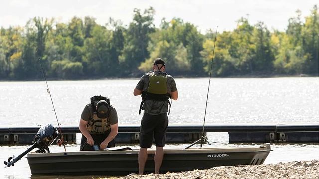 Pelican Boat Intruder 12 Jon Fishing Boat 12 ft Great for HuntingFishing, KhakiBeige смотреть онлайн
