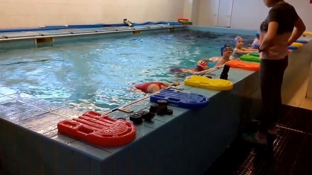 Боюсь воды,а надо плавать :( смотреть онлайн