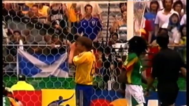 Anders Svensson hits post for Sweden during golden goal extra-time смотреть онлайн