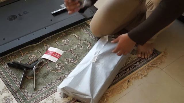55'' LG 3D UHD TV 55UB830T - Unboxing смотреть онлайн