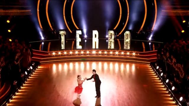Terra & Sasha's Charleston- Dancing with the Stars (Show Stoppers Night) смотреть онлайн