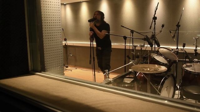 Sakis Tolis recording vocals for his first "Solo" album смотреть онлайн