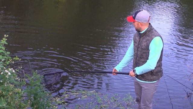 How To Catch Specimen Barbel On The Float? Waggler Fishing.