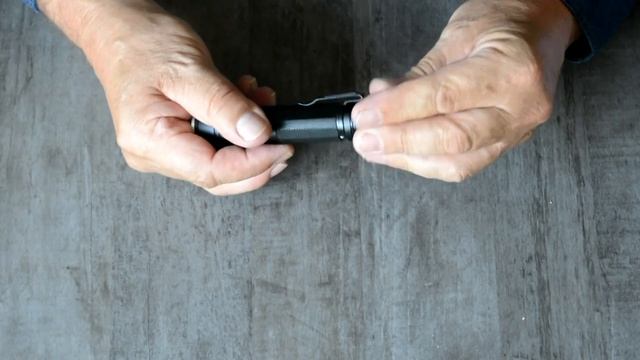 Tuto et Présentation Nouvelle Lampe torche loupe à led AS2 смотреть онлайн