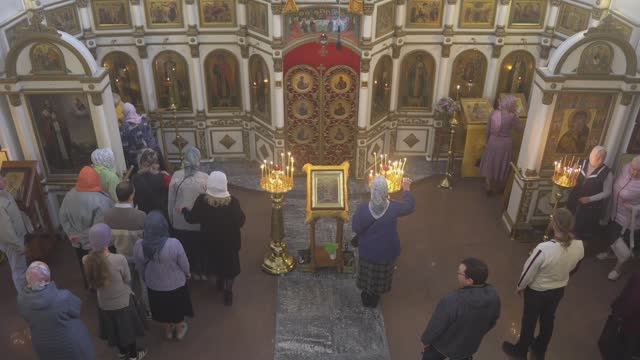 Запись трансляции 6 октября 8:40. Часы. Литургия смотреть онлайн