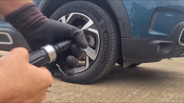 Dynomec DY2300-C Locking Wheel Nut Remover