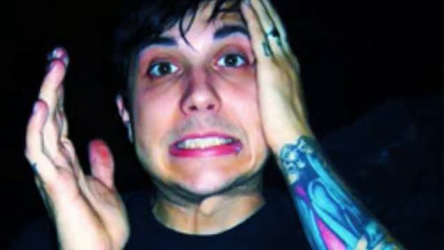Frank Iero - Astro Zombies смотреть онлайн