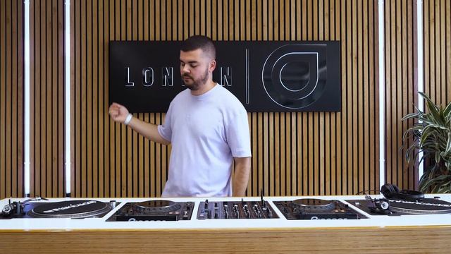 Pete K live from Enhanced HQ, London смотреть онлайн