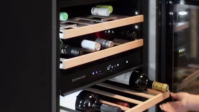 Сенсорное управление винных шкафов Dunavox смотреть онлайн