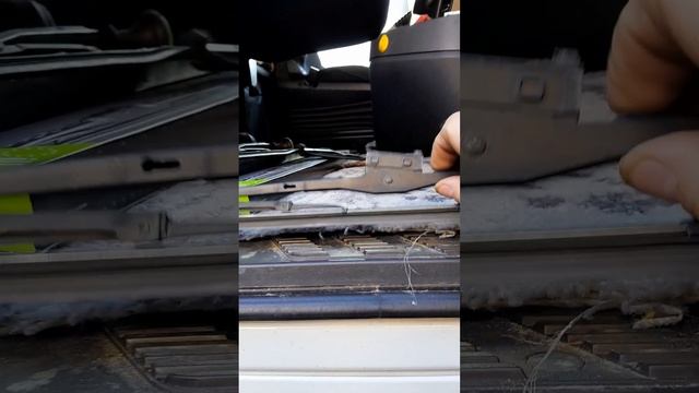 Как снять и поменять щётки дворников на Мерседес Актрос 1851 Mercedes Actros