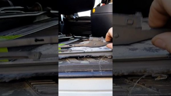 Как снять и поменять щётки дворников на Мерседес Актрос 1851 Mercedes Actros