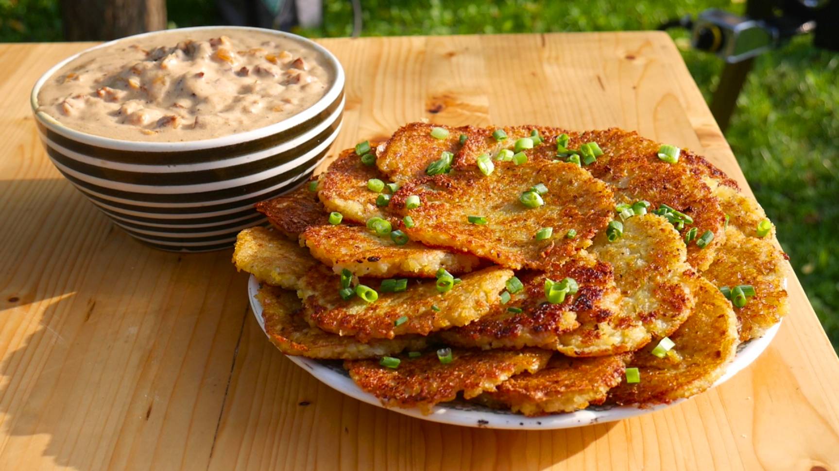 Рецепт Настоящих Картофельных Драников без муки и яиц! Драники с Мачанкой смотреть онлайн