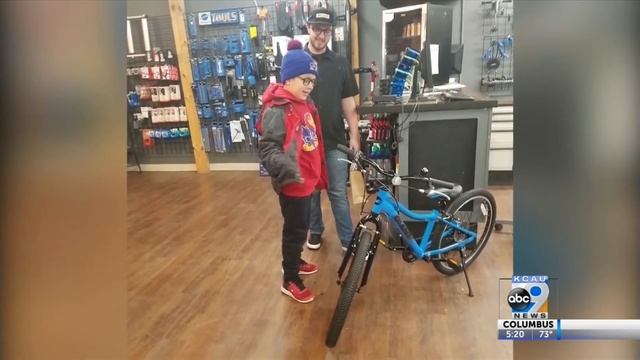 Firefighters Give S.D. Kid New Bike смотреть онлайн