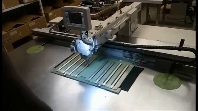 Автоматизированная машина программируемой строчки с большим полем шитья смотреть онлайн