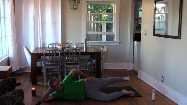 Yoga with Gabriel: Six Way Hip Strengtheners 25 minutes смотреть онлайн