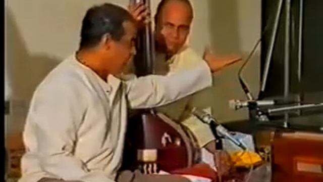 1985 Пандит Бхимсен Джоши поёт для Шри Матаджи. Pandit Bhimsen Joshi Sings For Shri Mataji.