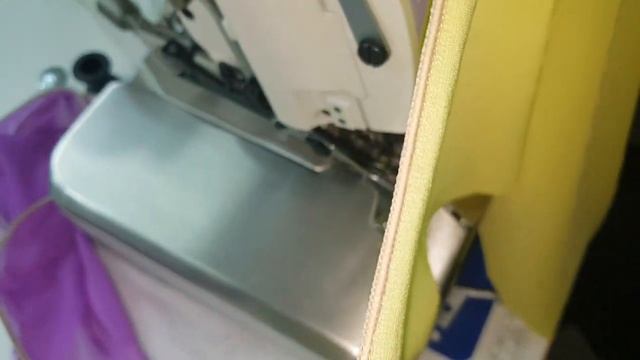 3х ниточный оверлок Pegasus 700 ser. Краевка с прокладыванием лески. смотреть онлайн