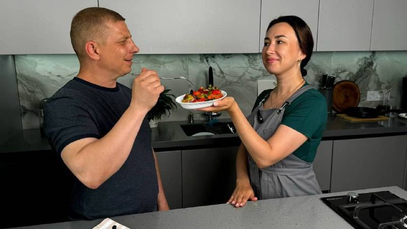 САЛАТ , который побил ВСЕ рекорды по скорости поедания! Простой и ВКУСНЫЙ салат "Мангальный" смотреть онлайн