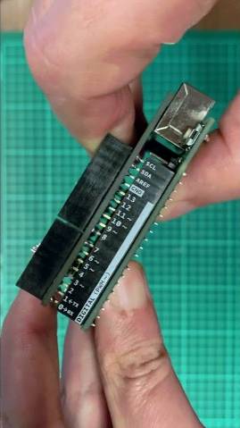 Arduino vs. Wires! And the winner is? смотреть онлайн