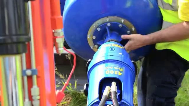 Tarière Auger Torque 4500 max avec bétonnière смотреть онлайн