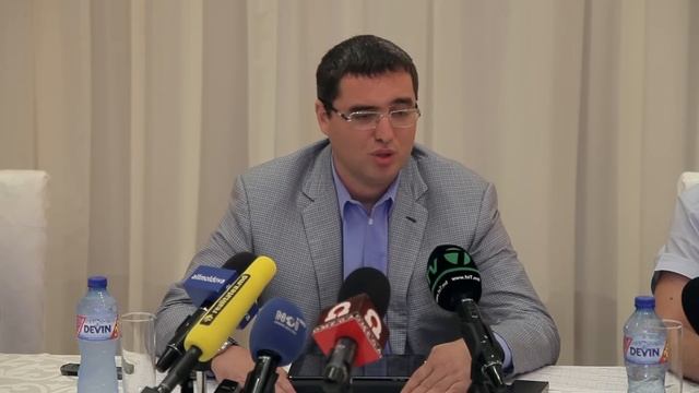 Ренато Усатый: "На Высшую судебную палату "давят" все, включая Тимофти!" смотреть онлайн