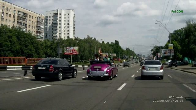 Веселые девушки в авто смотреть онлайн