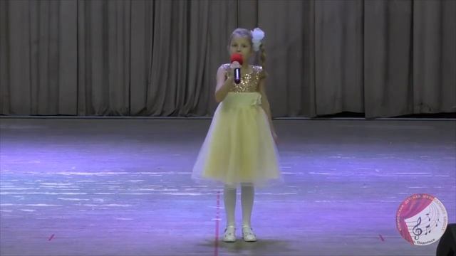 муз. и сл. О. Попкова - "Губки бантиком" исп. Полина Курлыкина. смотреть онлайн