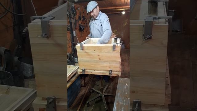 Приспособление для сборки корпусов улья ,,дадан,, смотреть онлайн