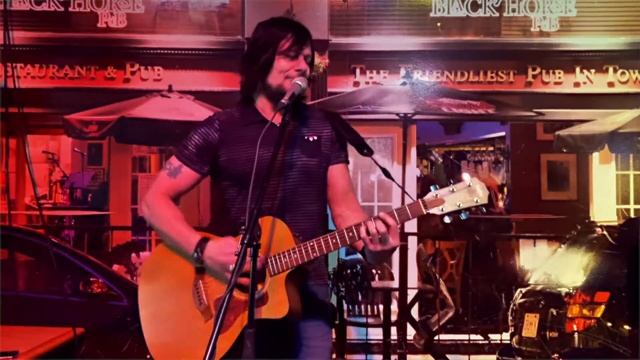 Valerie Cam Fraser @ The Black Horse (The Zutons, Amy Winehouse, Mark Ronson cover) смотреть онлайн