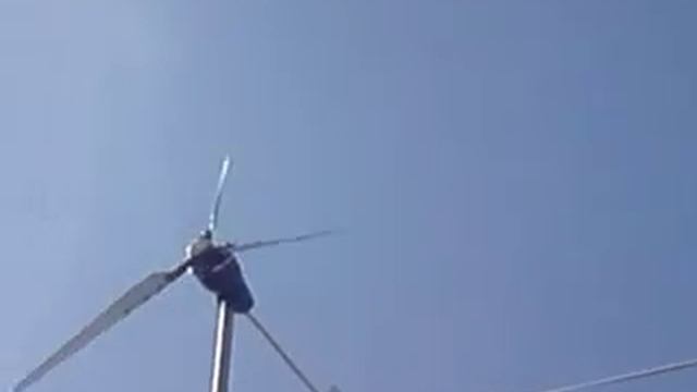 Ветрогенератор с защитой в плоскость смотреть онлайн