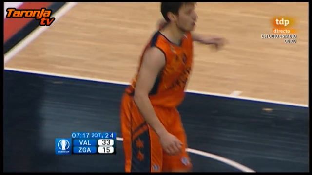 ¡Cañito de Pau Ribas para la canasta de Van Rossom! смотреть онлайн