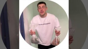 Глебас пришёл покормить лошадь