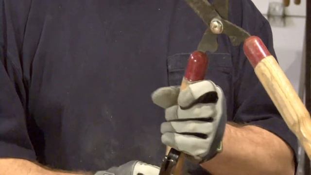 Home Improvement & Maintenance : How to Sharpen Garden Tools смотреть онлайн